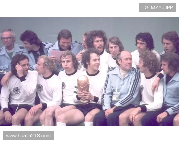 德国足球天才穆勒的传奇经历与辉煌成就解析