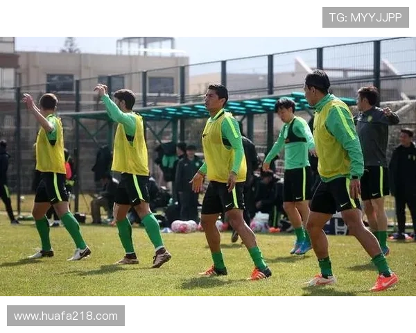 热情足球球星燃爆绿茵场带来激情与梦想的辉煌瞬间