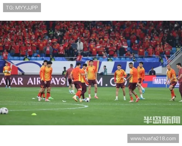 男生激动冲进场内抱住足球明星瞬间画面引发热议