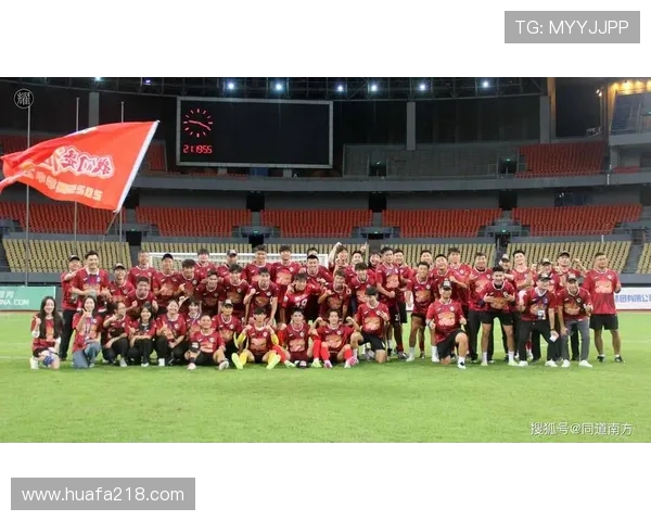 足球巨星齐聚新春盛典 共庆2025年新年荣耀与梦想